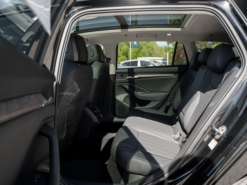 Bild 10 - Superb Combi L&K 2.0 TDI DSG 4x4 DCC AHK Kam.