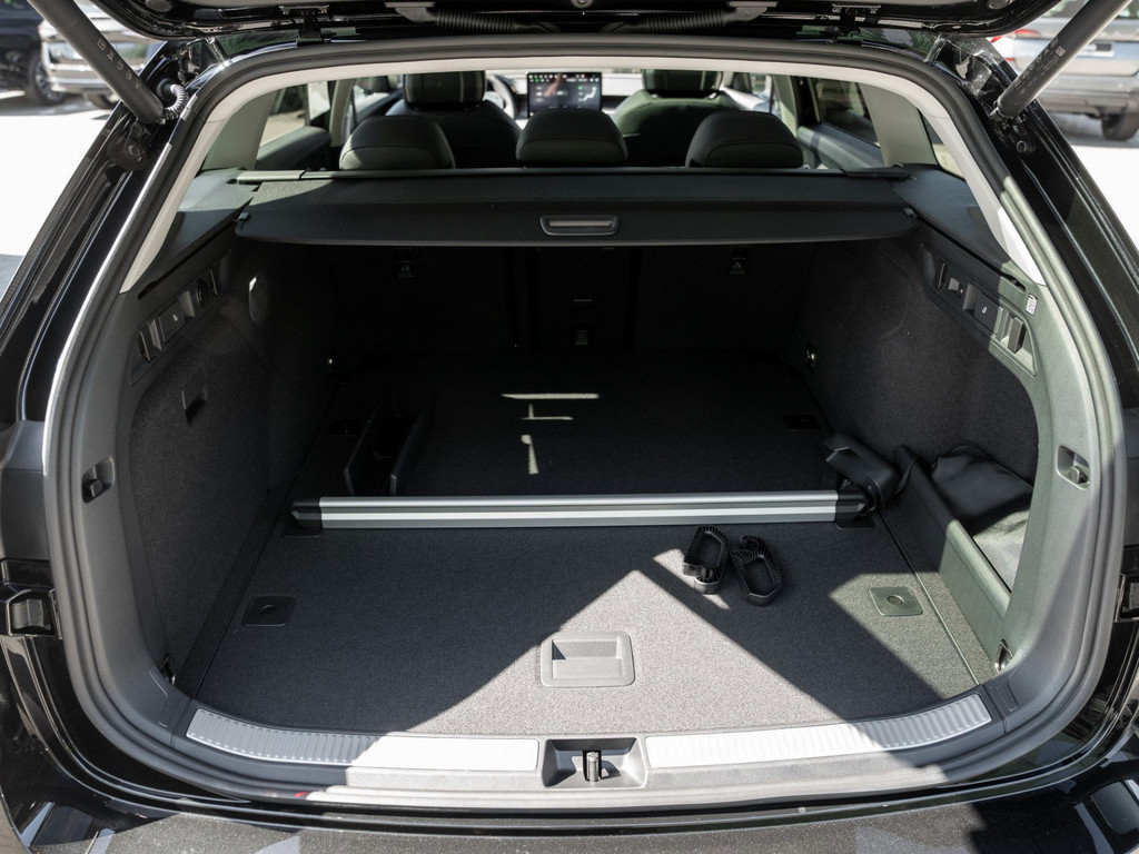 Bild 31 - Superb Combi L&K 2.0 TDI DSG 4x4 DCC AHK Kam.