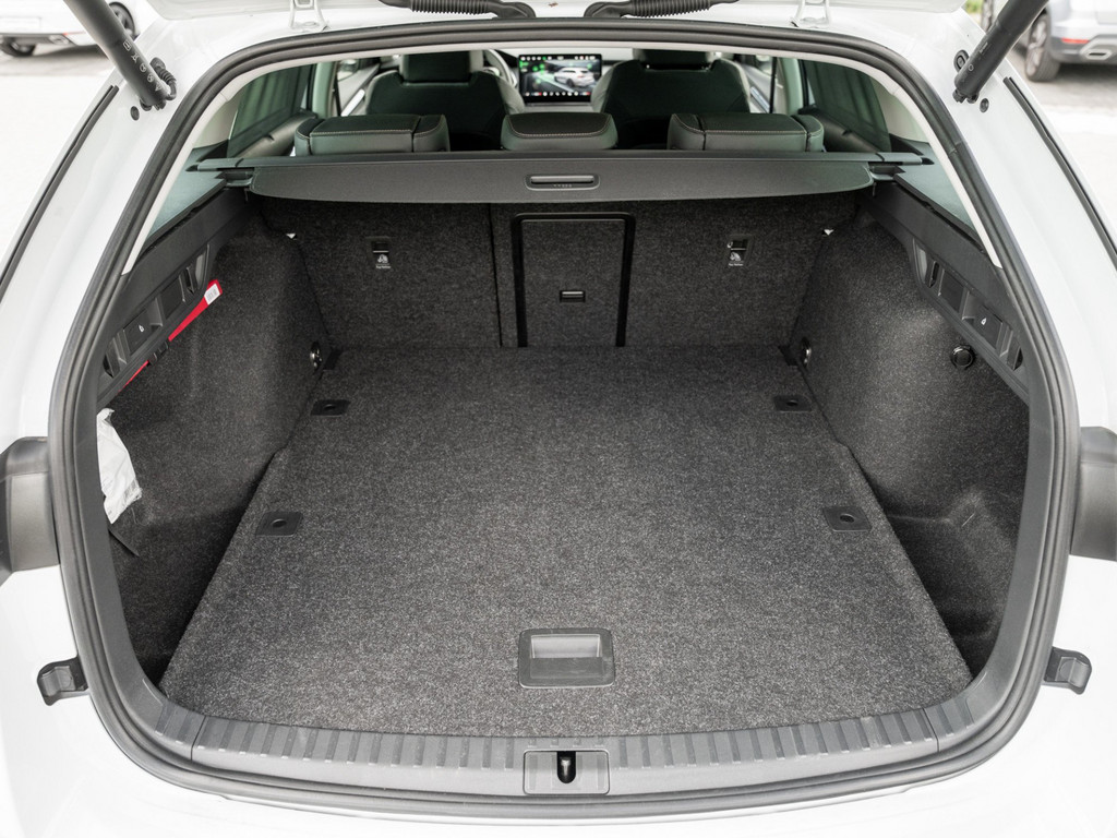 Bild 29 - OCTAVIA C. SELECTION 1.5 TSI e-TEC DSG Kam. Navi