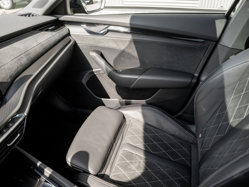 Bild 23 - OCTAVIA C. RS 2.0 TDI DSG AHK Kam. Navi Pano HUD