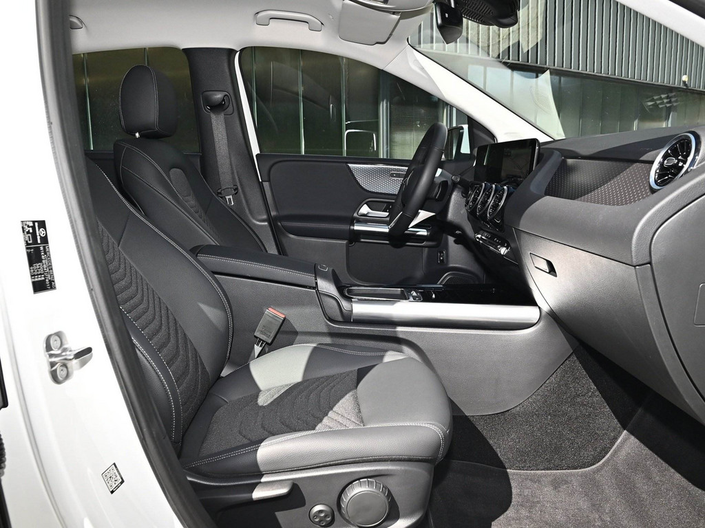 Bild 3 - B 200 Progressive Advanced