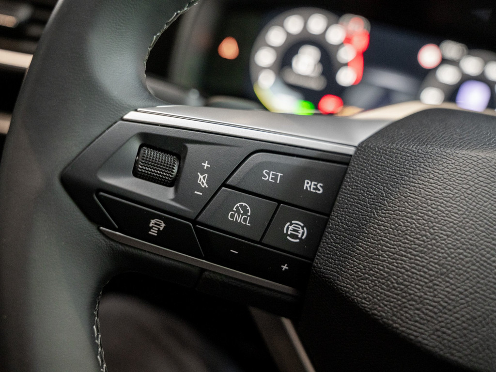 Bild 20 - Leon 1.5 eTSI W Road Edition Kam. Navi ACC LED