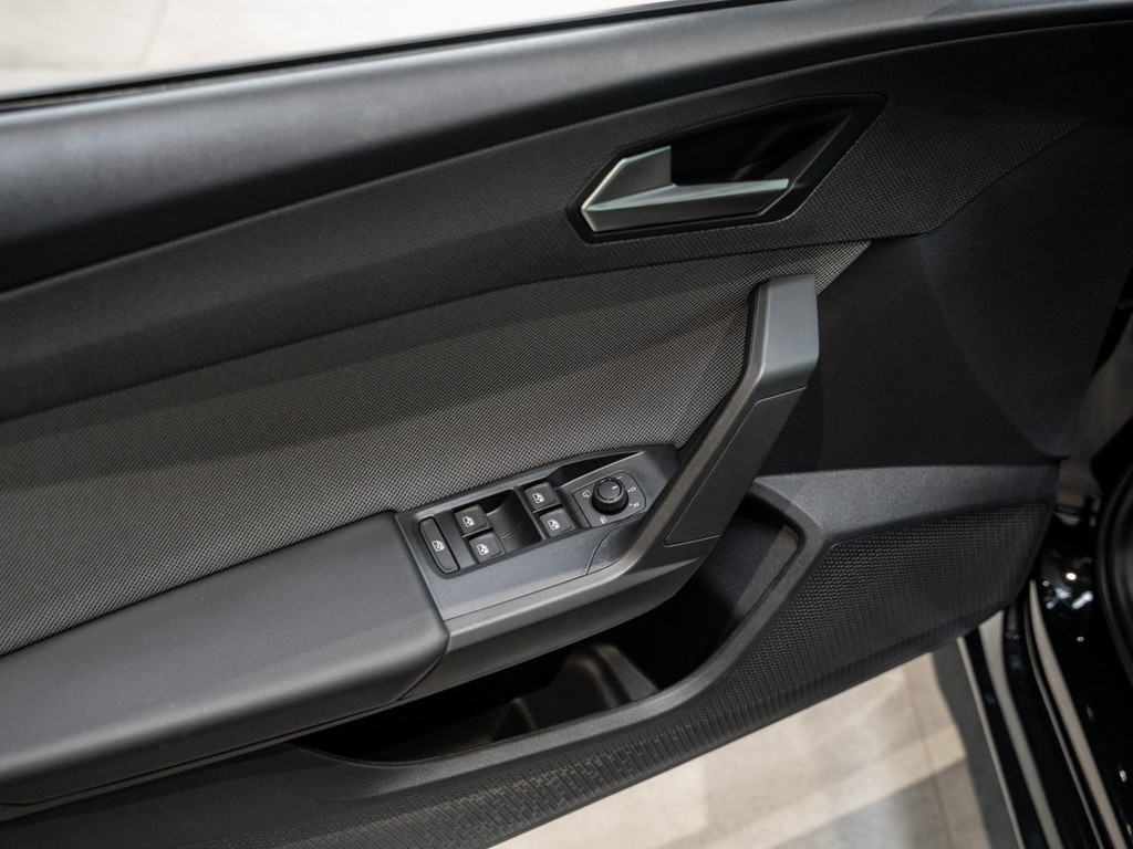 Bild 23 - Leon 1.5 eTSI W Road Edition Kam. Navi ACC LED