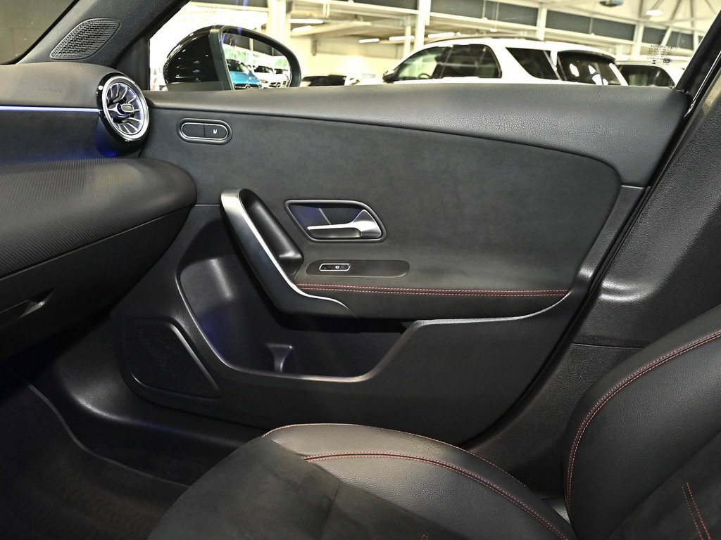 Bild 16 - A 180 AMG Sport Advanced +