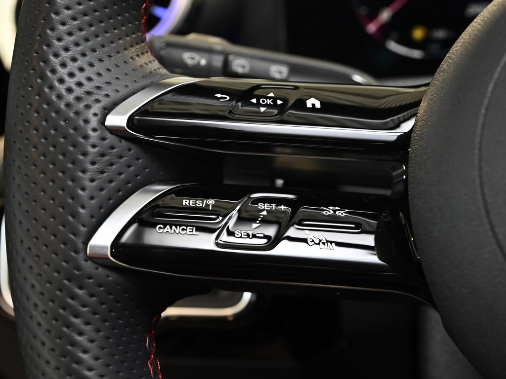 Bild 18 - A 180 AMG Sport Advanced +