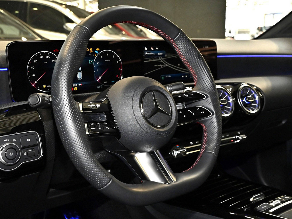 Bild 28 - A 180 AMG Sport Advanced +
