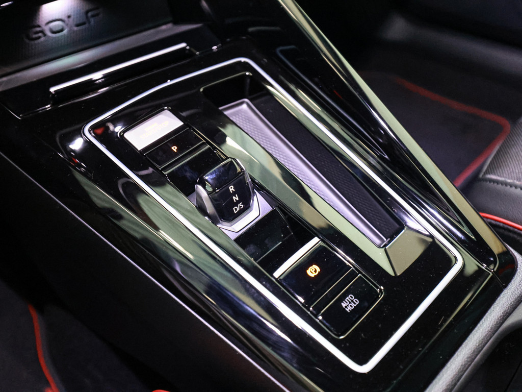 Bild 16 - Golf VIII GTI EDITION 50 2.0 TSI DSG 325 PS