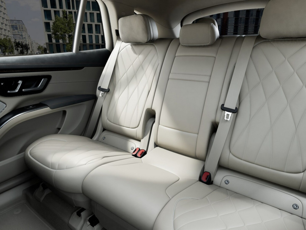 Bild 11 - EQS 580 4M SUV AMG Sport Premium + 7-Sitzer Hyperscreen