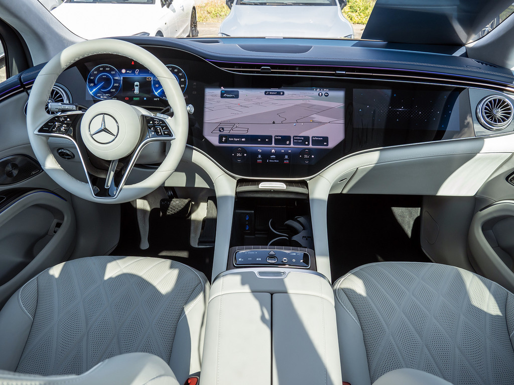 Bild 11 - EQS 580 4M SUV AMG Sport Premium + Hyperscreen