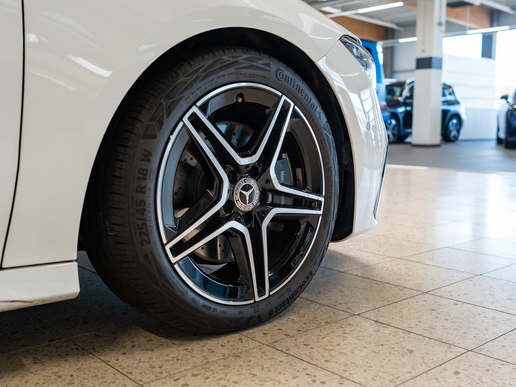 Bild 8 - CLA 220 d Coupé AMG Sport Advanced +
