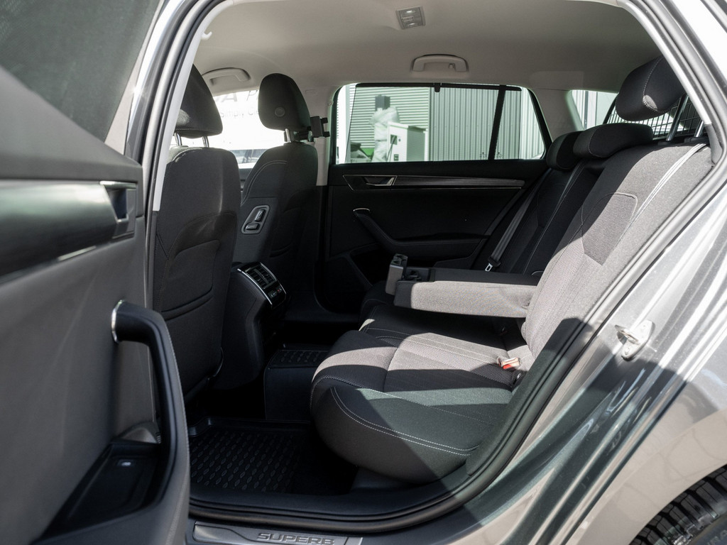 Bild 10 - SUPERB C. STYLE 2.0 TSI DSG AHK Kam. Virtual ACC