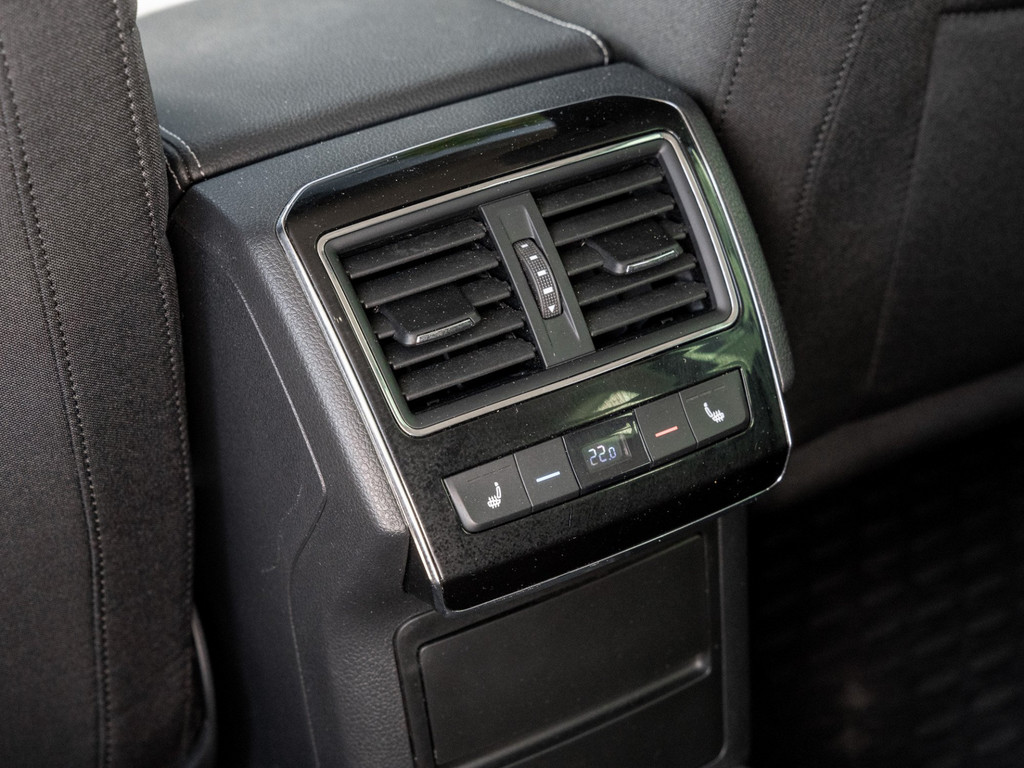 Bild 11 - SUPERB C. STYLE 2.0 TSI DSG AHK Kam. Virtual ACC