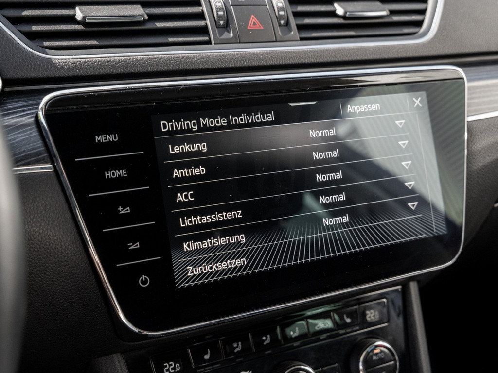 Bild 22 - SUPERB C. STYLE 2.0 TSI DSG AHK Kam. Virtual ACC