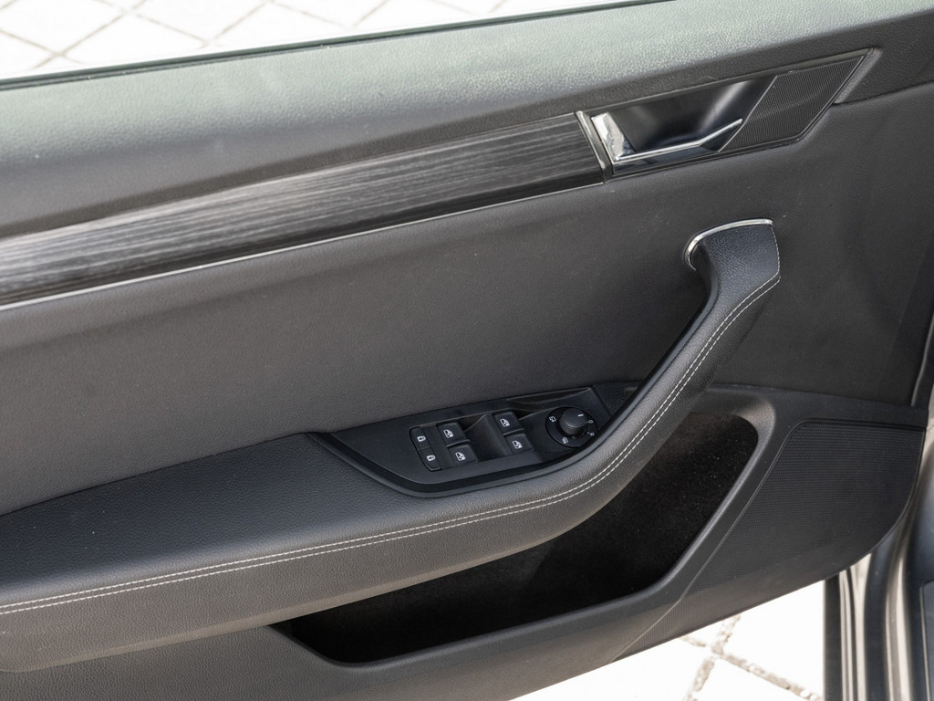 Bild 32 - SUPERB C. STYLE 2.0 TSI DSG AHK Kam. Virtual ACC