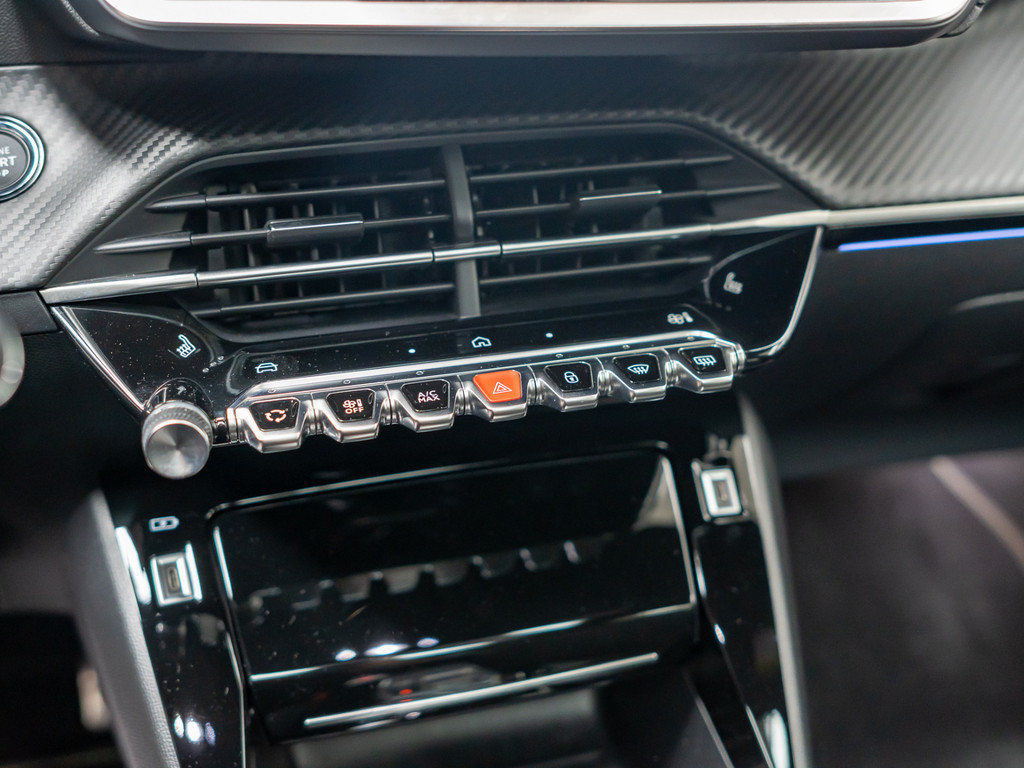 Bild 11 - 208 GT HYBRID 136 e-DSC6