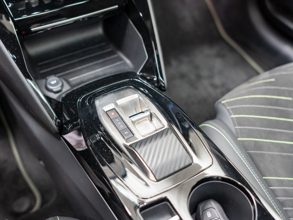 Bild 12 - 208 GT HYBRID 136 e-DSC6