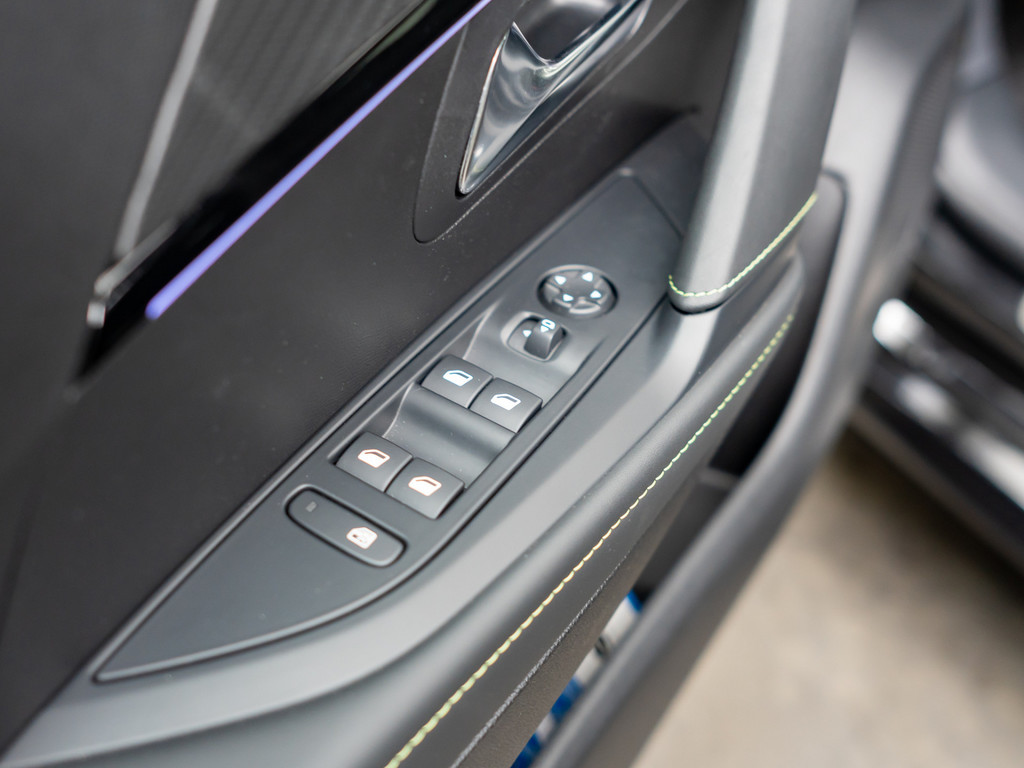 Bild 20 - 208 GT HYBRID 136 e-DSC6