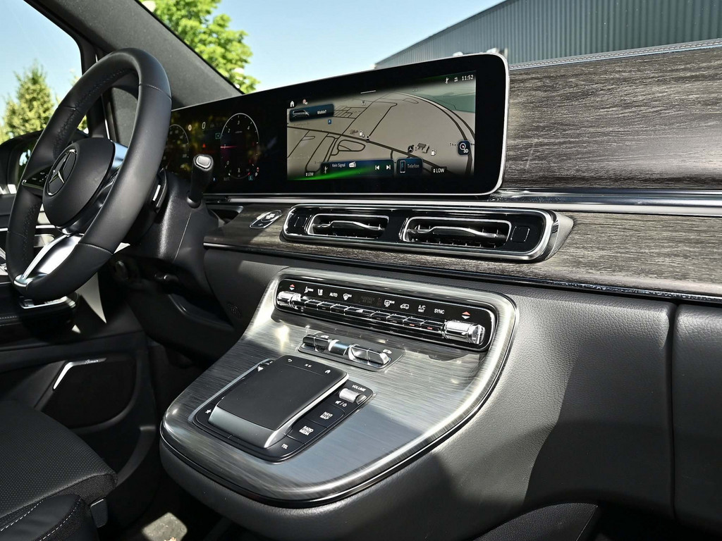 Bild 12 - V 300 d EXCLUSIVE AMG Lang