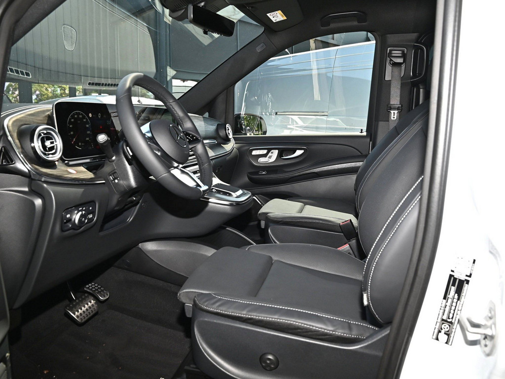 Bild 13 - V 300 d EXCLUSIVE AMG Lang
