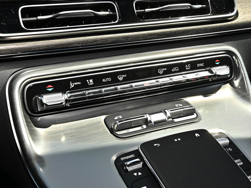 Bild 16 - V 300 d EXCLUSIVE AMG Lang