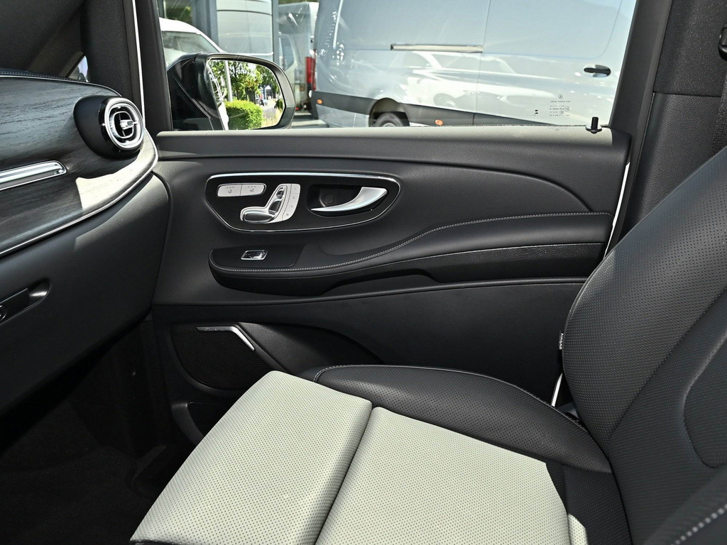 Bild 18 - V 300 d EXCLUSIVE AMG Lang