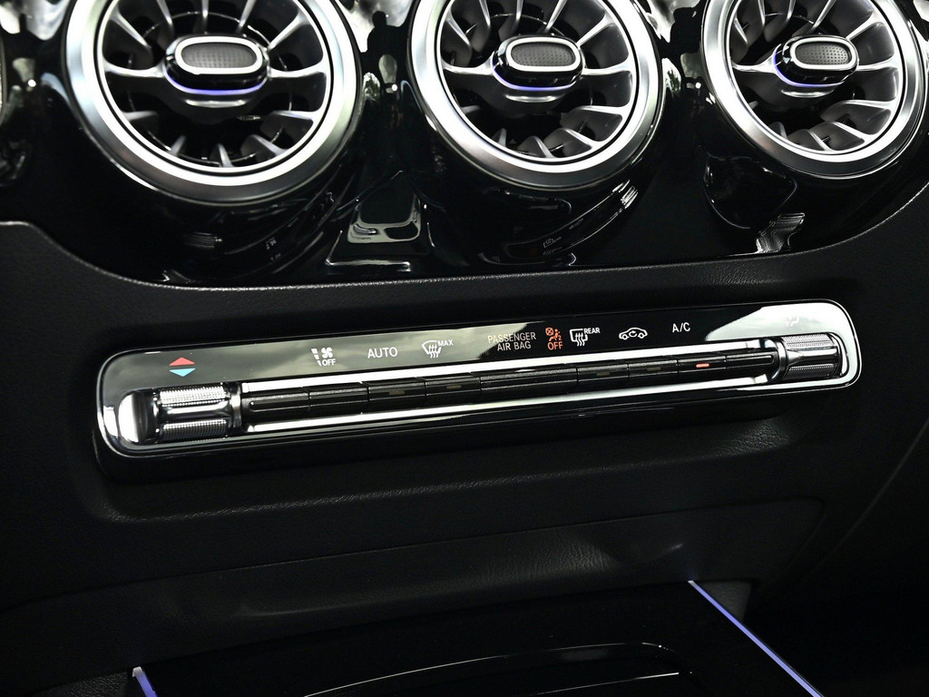 Bild 13 - GLA 200 AMG Line