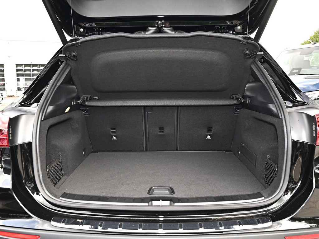 Bild 28 - GLA 200 AMG Line