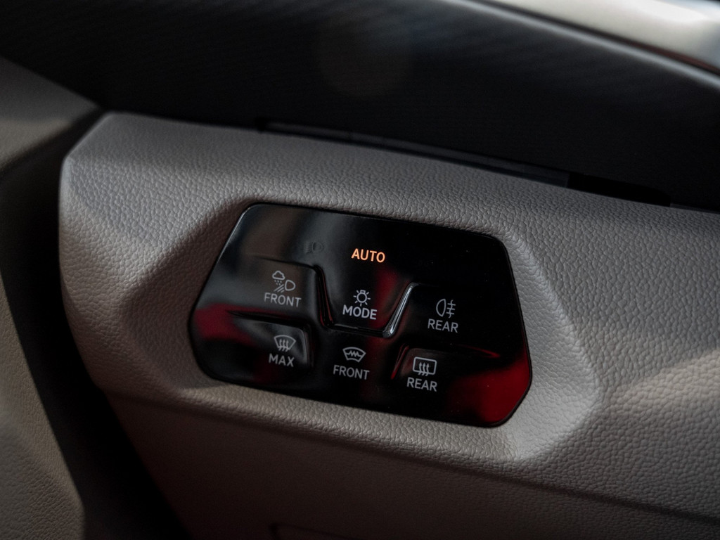Bild 25 - T7 Multivan 2.0 TSI Style NaviPro IQLight AHK Kam