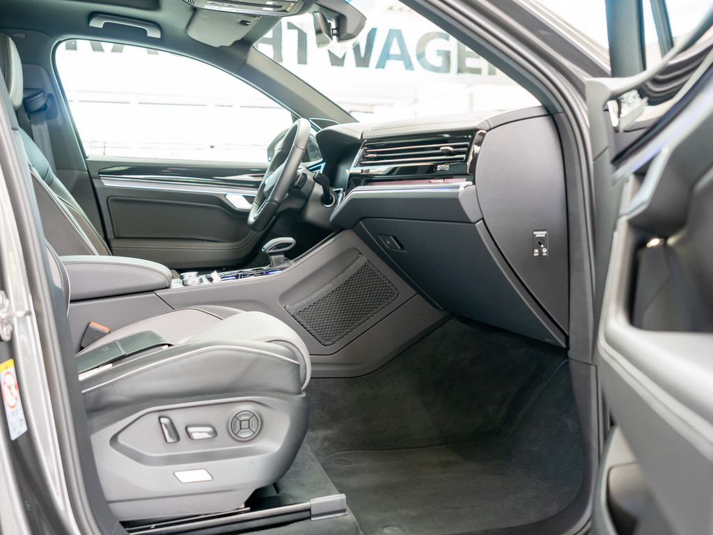 Bild 2 - Touareg R-Line 3,0 l V6 TDI 4MOTION Tiptronic