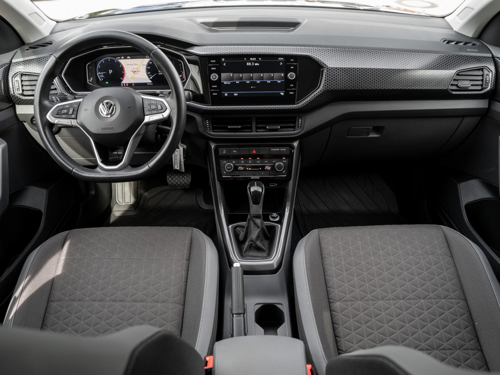 Bild 11 - T-Cross R-Line Kam. Navi Virtual ACC DynLicht