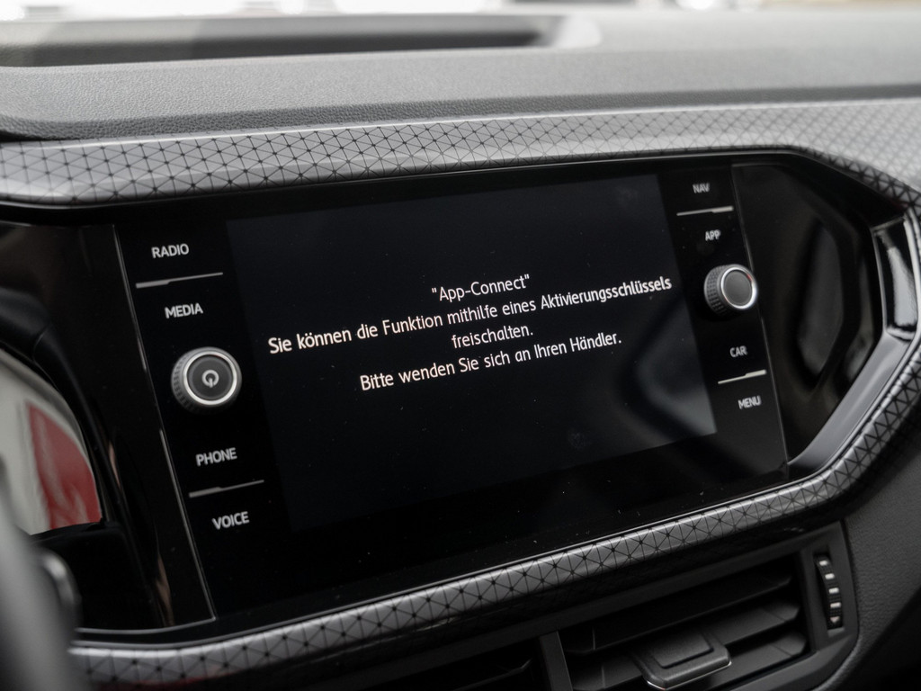 Bild 15 - T-Cross R-Line Kam. Navi Virtual ACC DynLicht