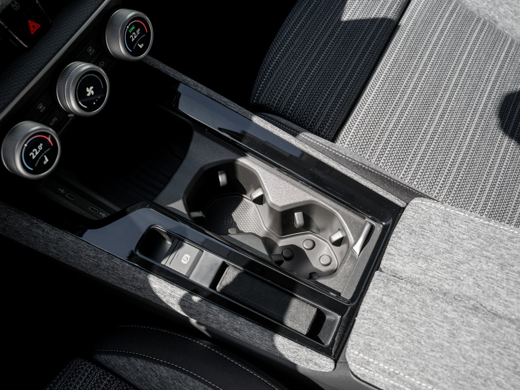 Bild 25 - Superb Combi Selection 1.5 TSI DSG AHK Kam.