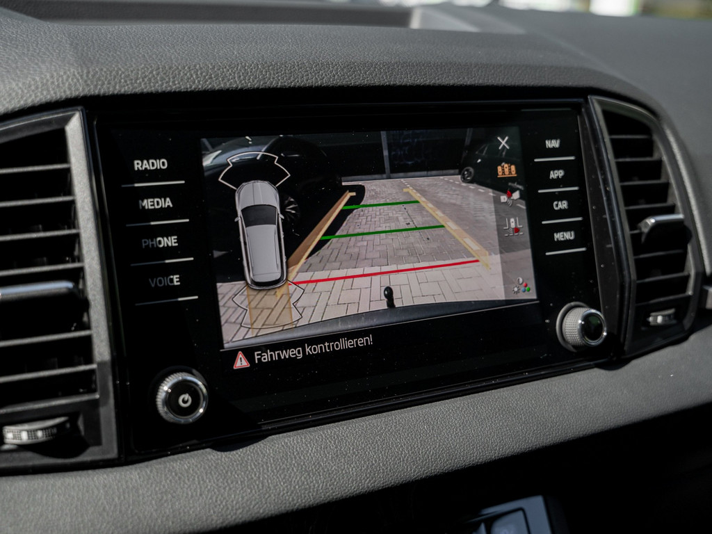 Bild 15 - Karoq Tour 1.5 TSI AHK Navi Virtual ACC