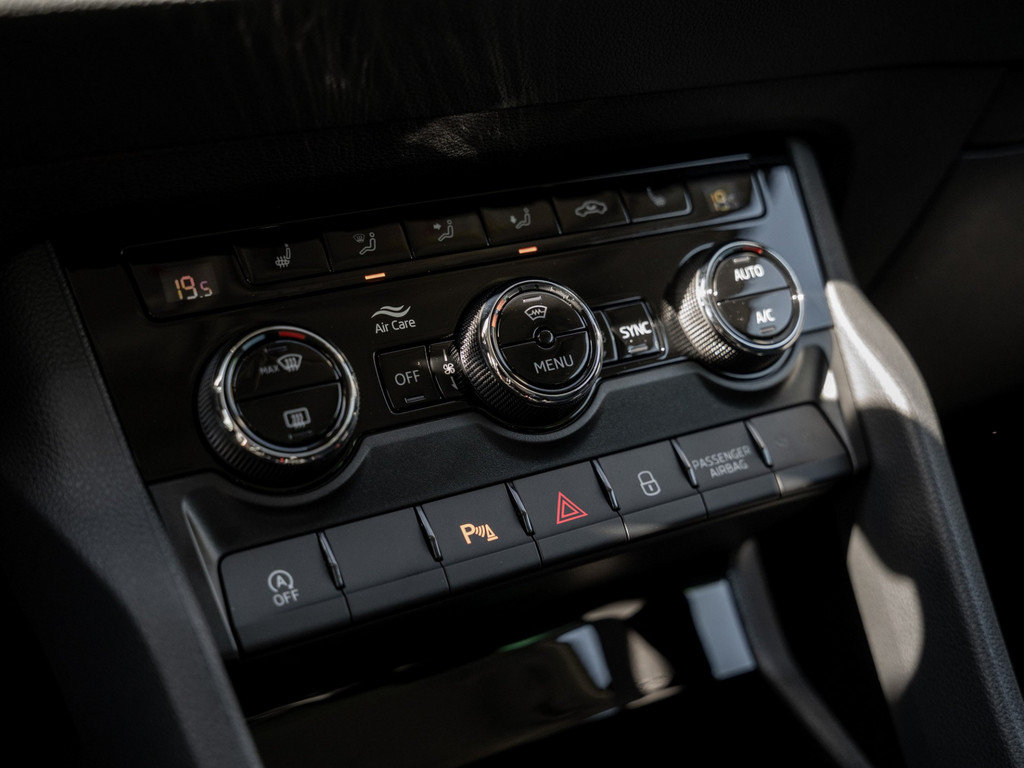 Bild 20 - Karoq Tour 1.5 TSI AHK Navi Virtual ACC