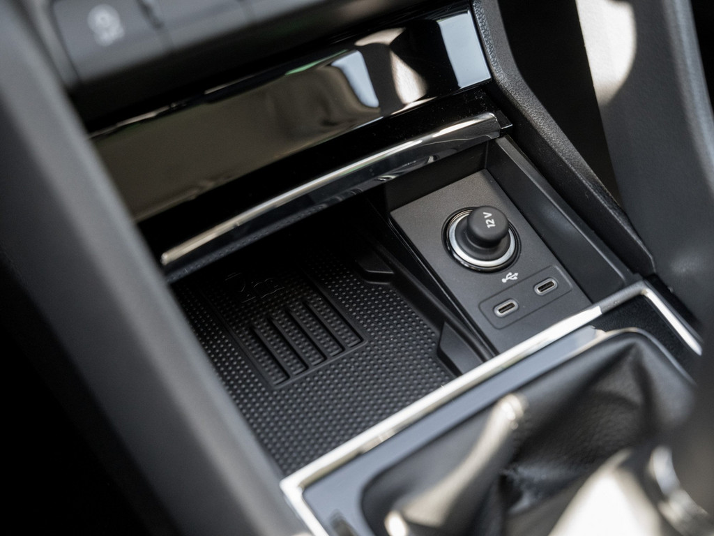 Bild 21 - Karoq Tour 1.5 TSI AHK Navi Virtual ACC