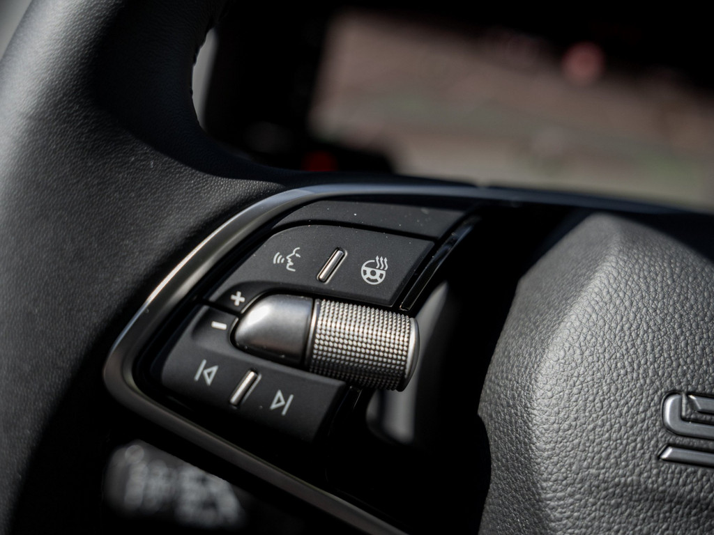 Bild 26 - Karoq Tour 1.5 TSI AHK Navi Virtual ACC