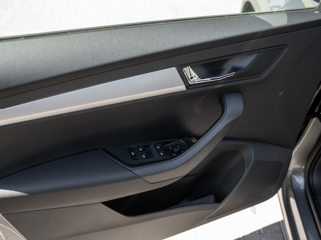Bild 28 - Karoq Tour 1.5 TSI AHK Navi Virtual ACC