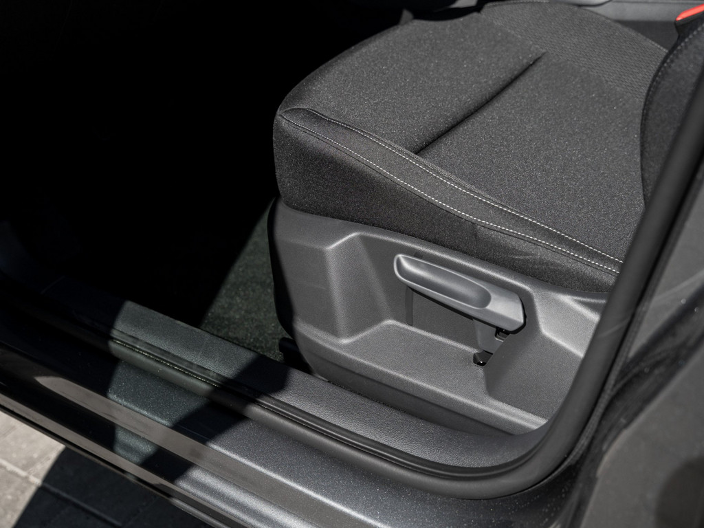 Bild 29 - Karoq Tour 1.5 TSI AHK Navi Virtual ACC