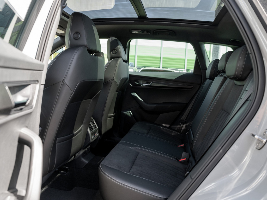 Bild 10 - Karoq Sportline 2.0 TSI DSG 4x4 DCC AHK Kam. Navi