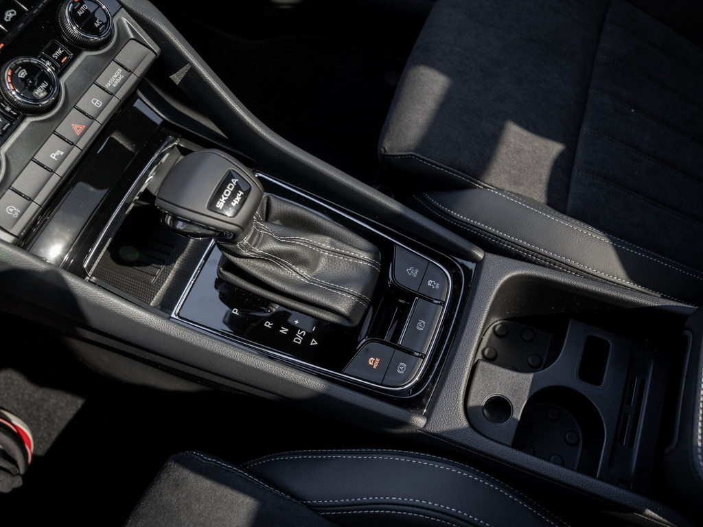 Bild 24 - Karoq Sportline 2.0 TSI DSG 4x4 DCC AHK Kam. Navi