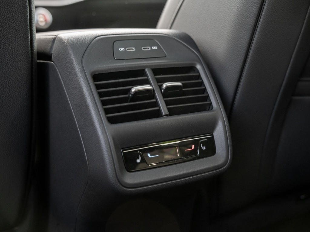 Bild 11 - Superb Combi L&K 2.0 TDI DSG 4x4 DCC AHK Navi