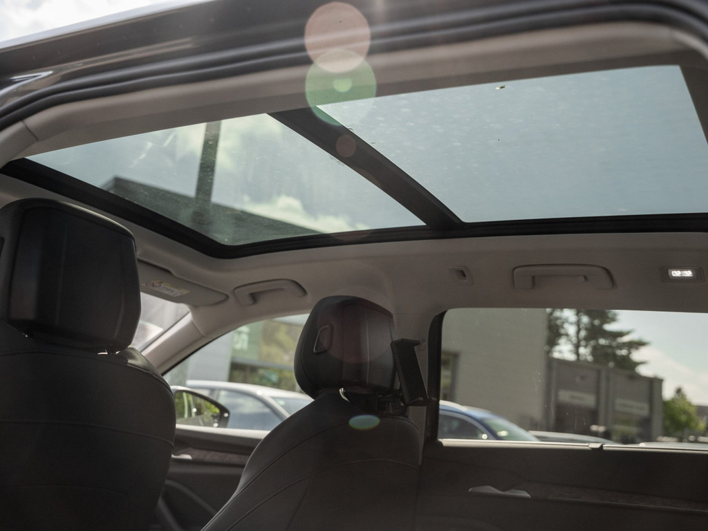 Bild 14 - Superb Combi L&K 2.0 TDI DSG 4x4 DCC AHK Navi