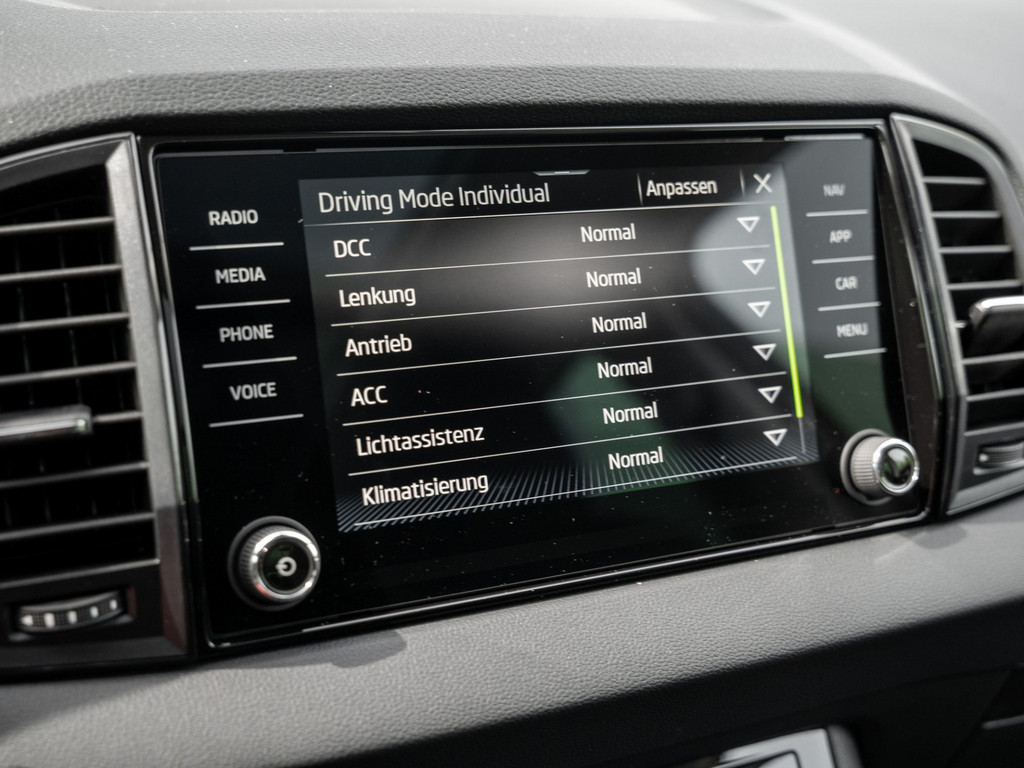 Bild 22 - Karoq Balance 1.5 TSI DSG DCC AHK Kam. Navi Pano