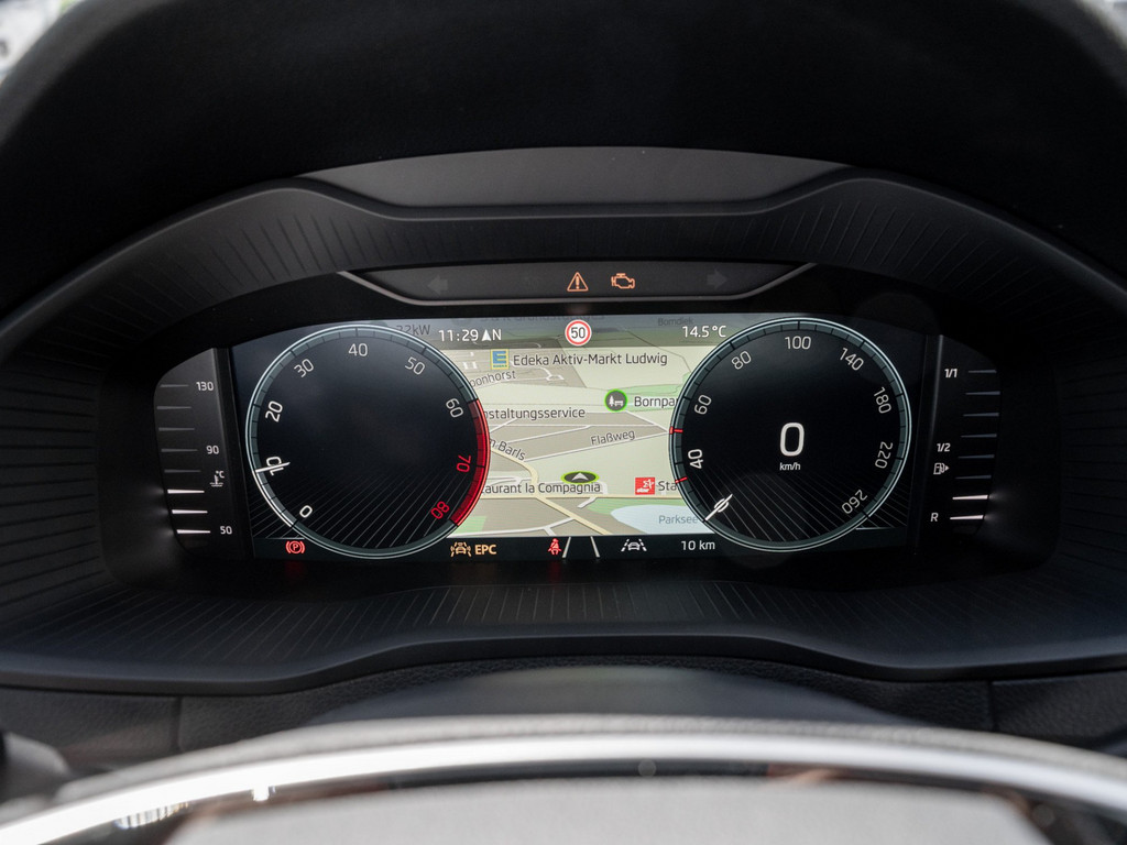 Bild 23 - Karoq Balance 1.0 TSI AHK Kam. Navi Virtual ACC