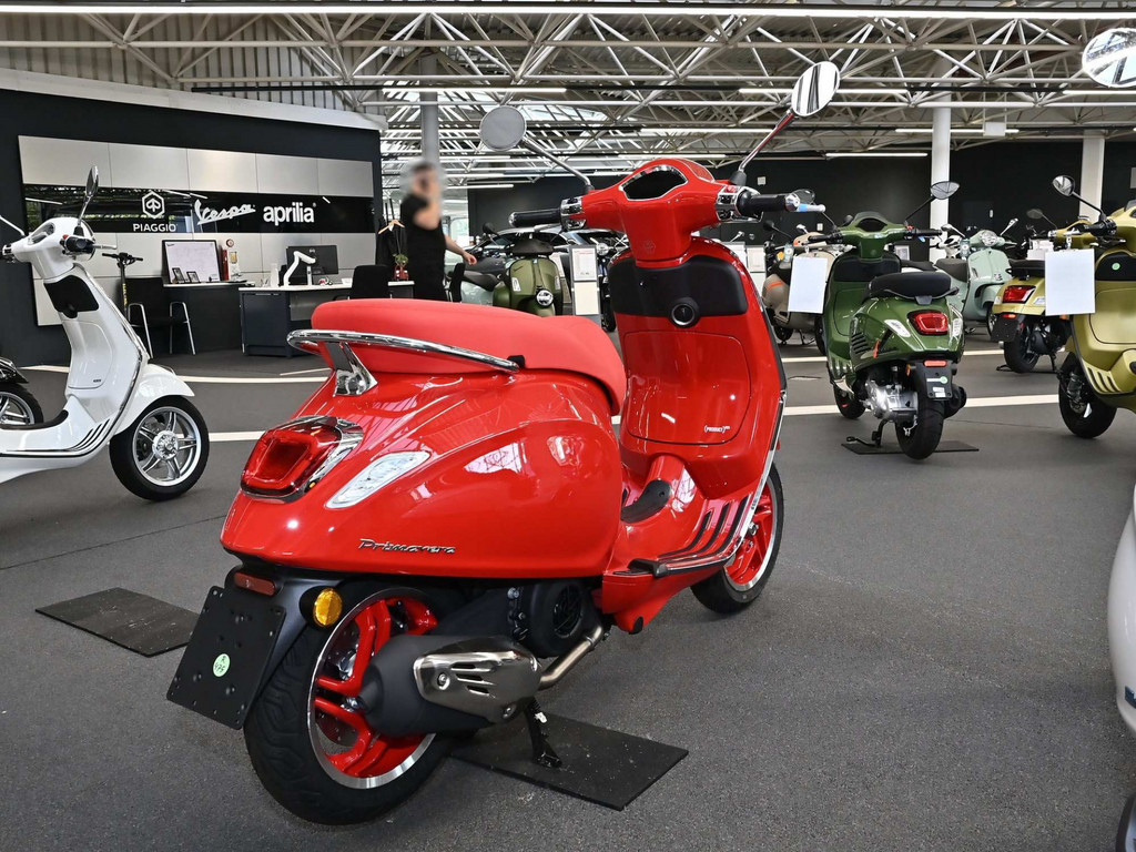 Bild 3 - Primavera RED 125 RST E5 +