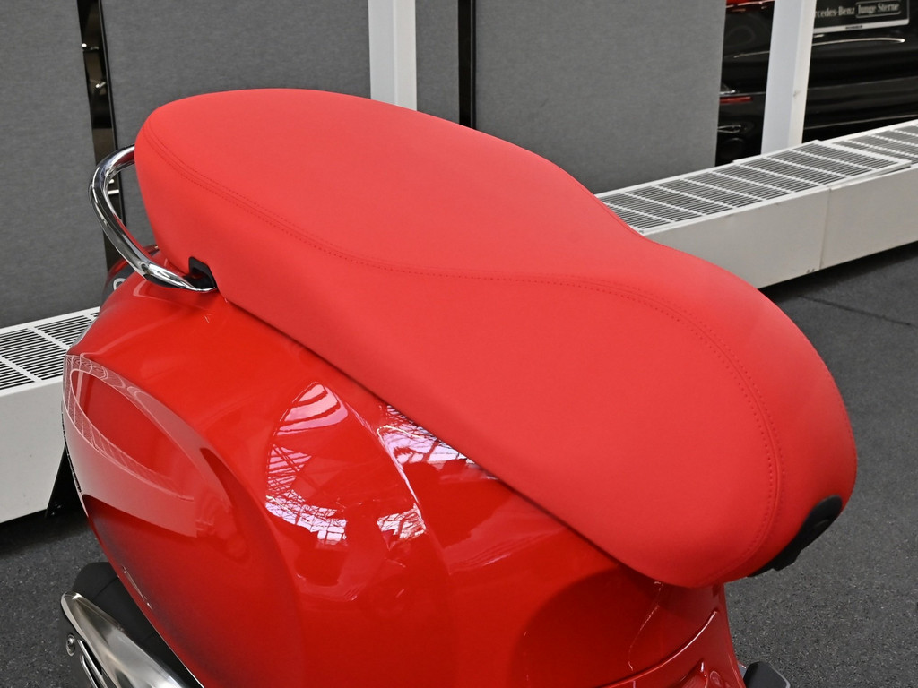 Bild 5 - Primavera RED 125 RST E5 +