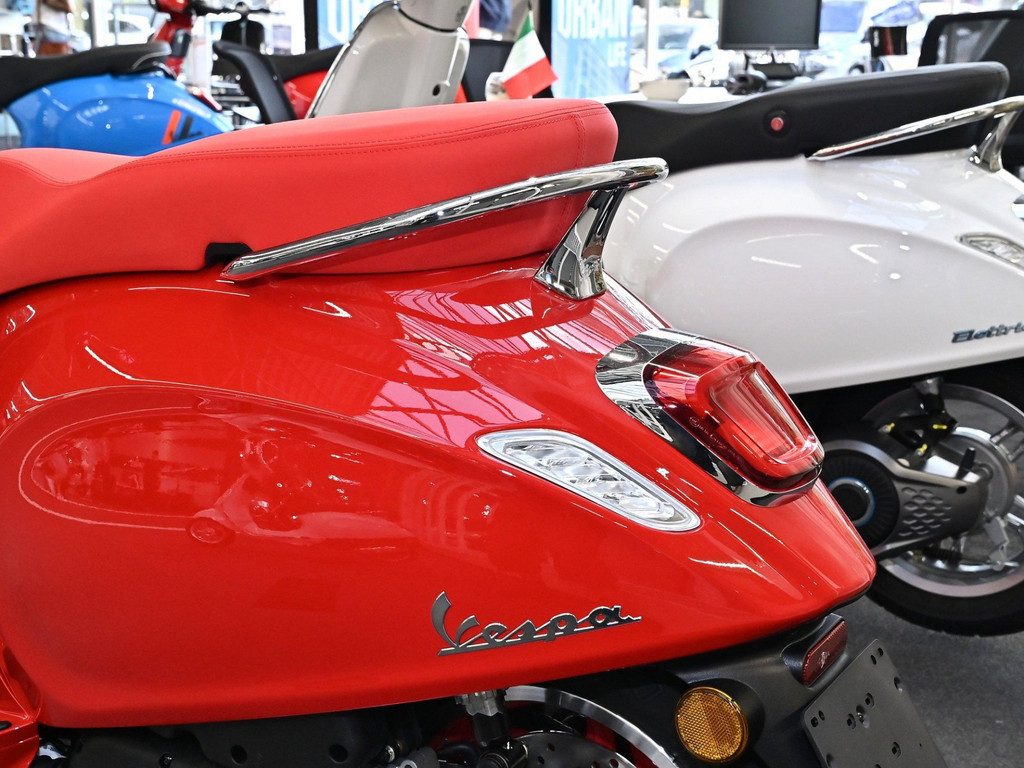 Bild 10 - Primavera RED 125 RST E5 +