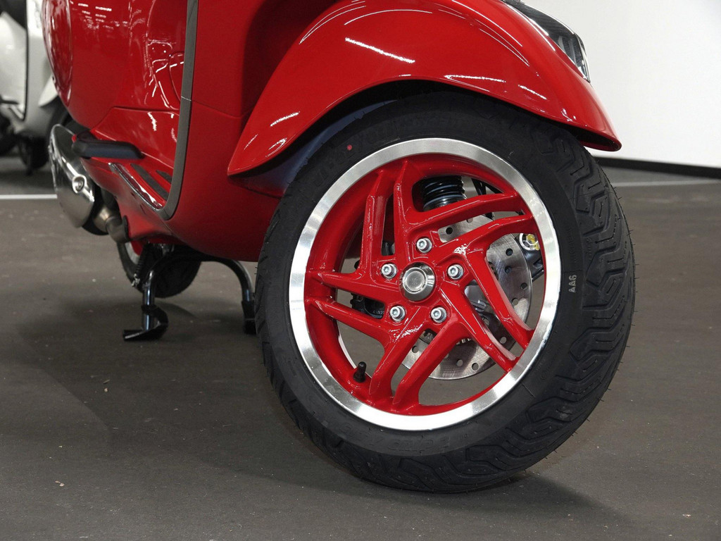 Bild 5 - Primavera RED 125 RST E5 +