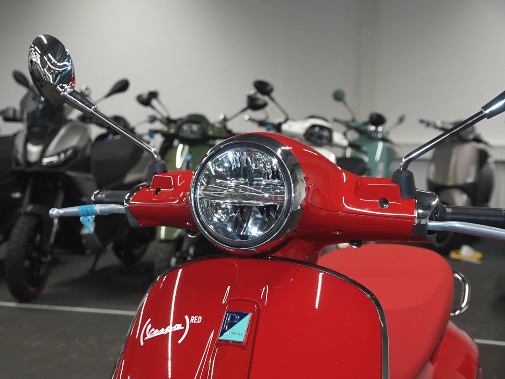 Bild 13 - Primavera RED 125 RST E5 +