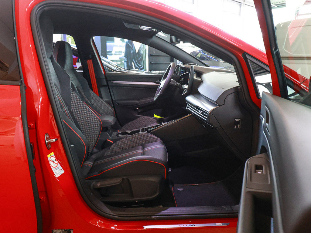 Bild 3 - Golf VIII GTI EDITION 50 2.0 TSI DSG 325 PS